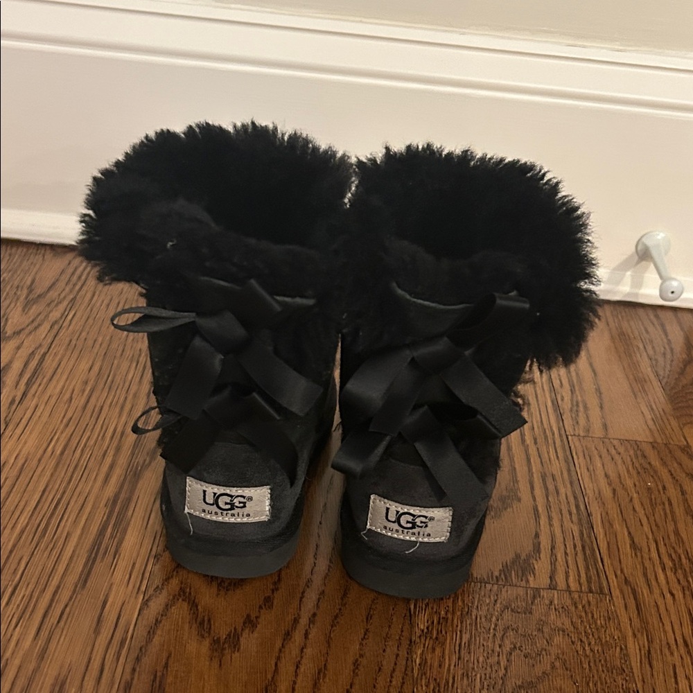 UGG Black Boots with Fur and Bows in Girls Size 11